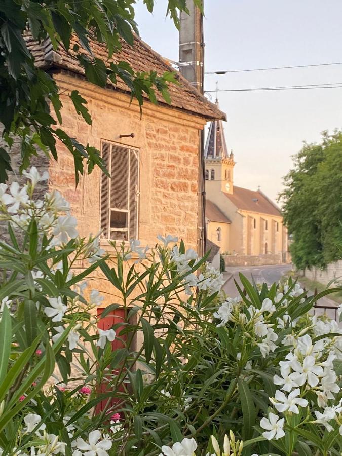 Le Pigeonnier De Saint-Loup Bed And Breakfast Exterior photo